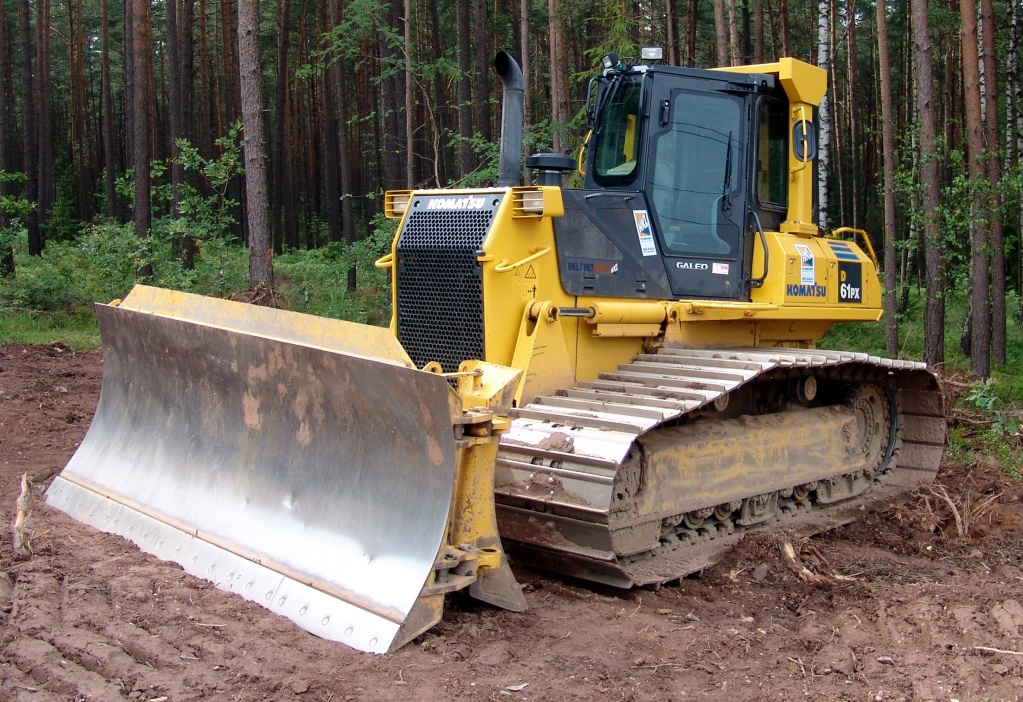 бульдозер Komatsu